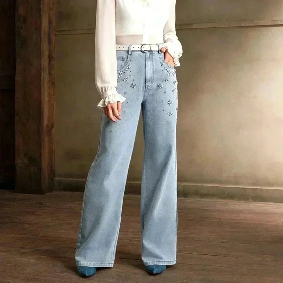 Light Wash Casual Women's Hand-Stitched Rhinestone Jeans - Picture 2 of 8